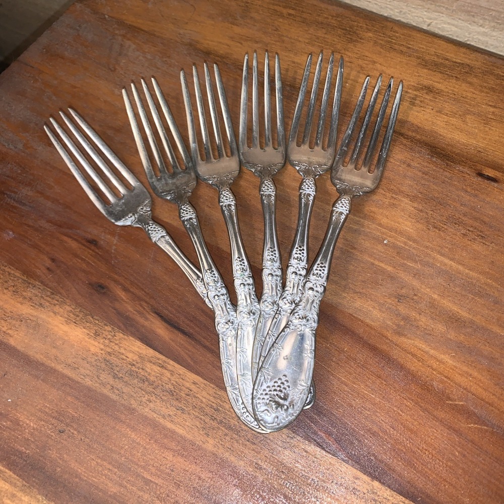 1881 Rogers A1 1908 La Vigne Grape Pattern Silver Plate 6 Dinner Forks 7 3/8"